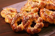 Mucenici moldovenesti (Sfintisori), la masina de paine